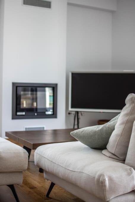 Light Apartment *